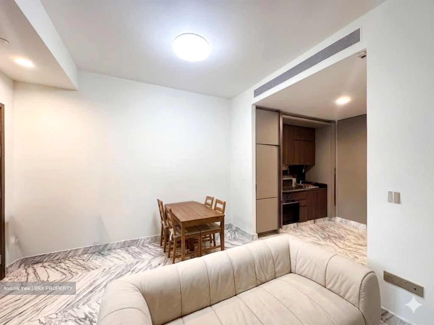 Van Holland (D10), Condominium #574412011